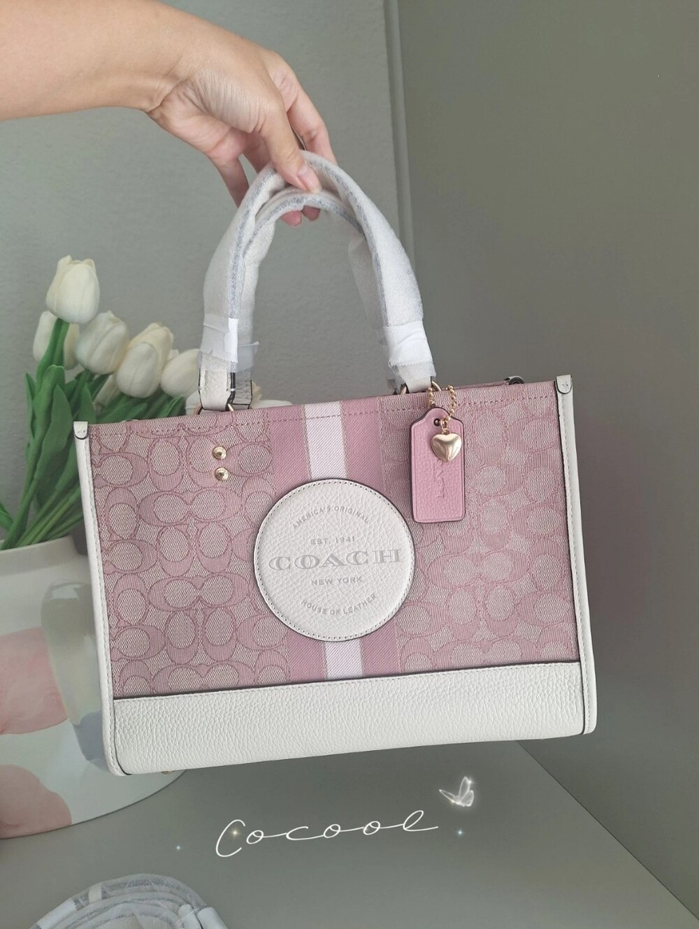 NWT Coach Dempsey 30 Carryall Tote In Signature Jacquard Pink Heart Charm 💕